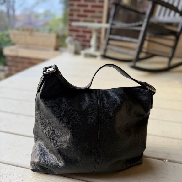 Kooba Classic Black Pebbled Leather Shoulder Bag - Timeless Everyday Hobo - Picture 4 of 13